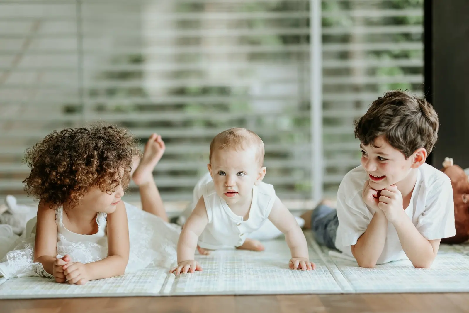שאלאת על תמונות ילדים בבית