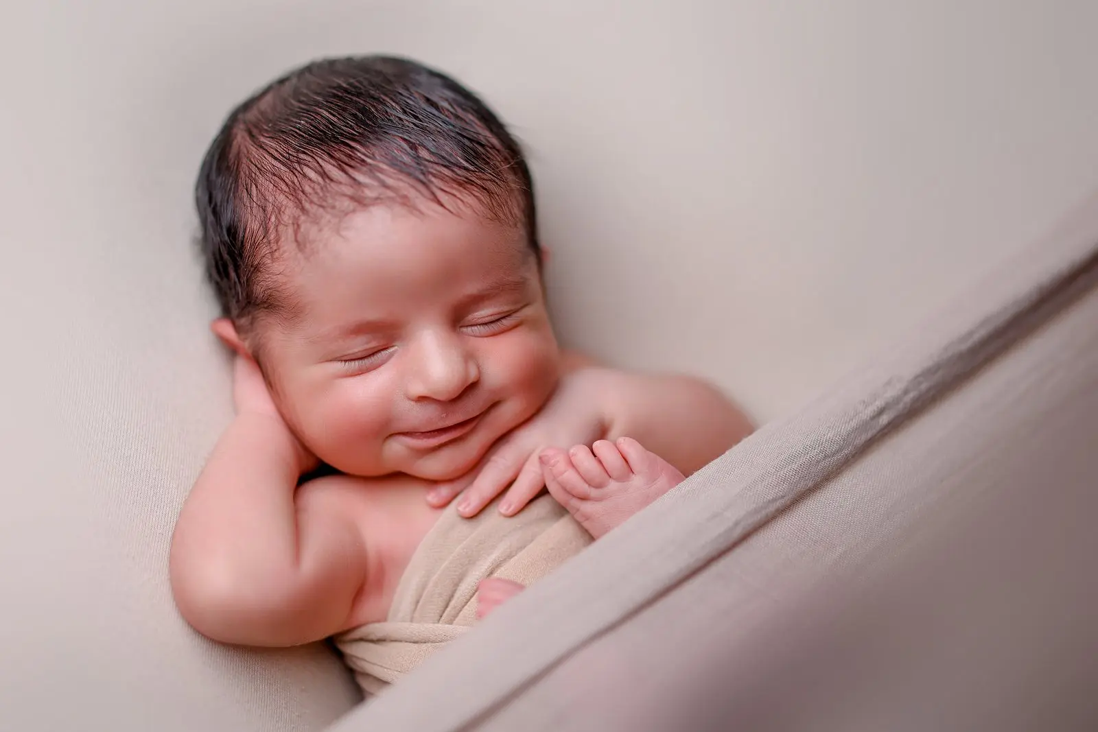 Newborn photography filled with light