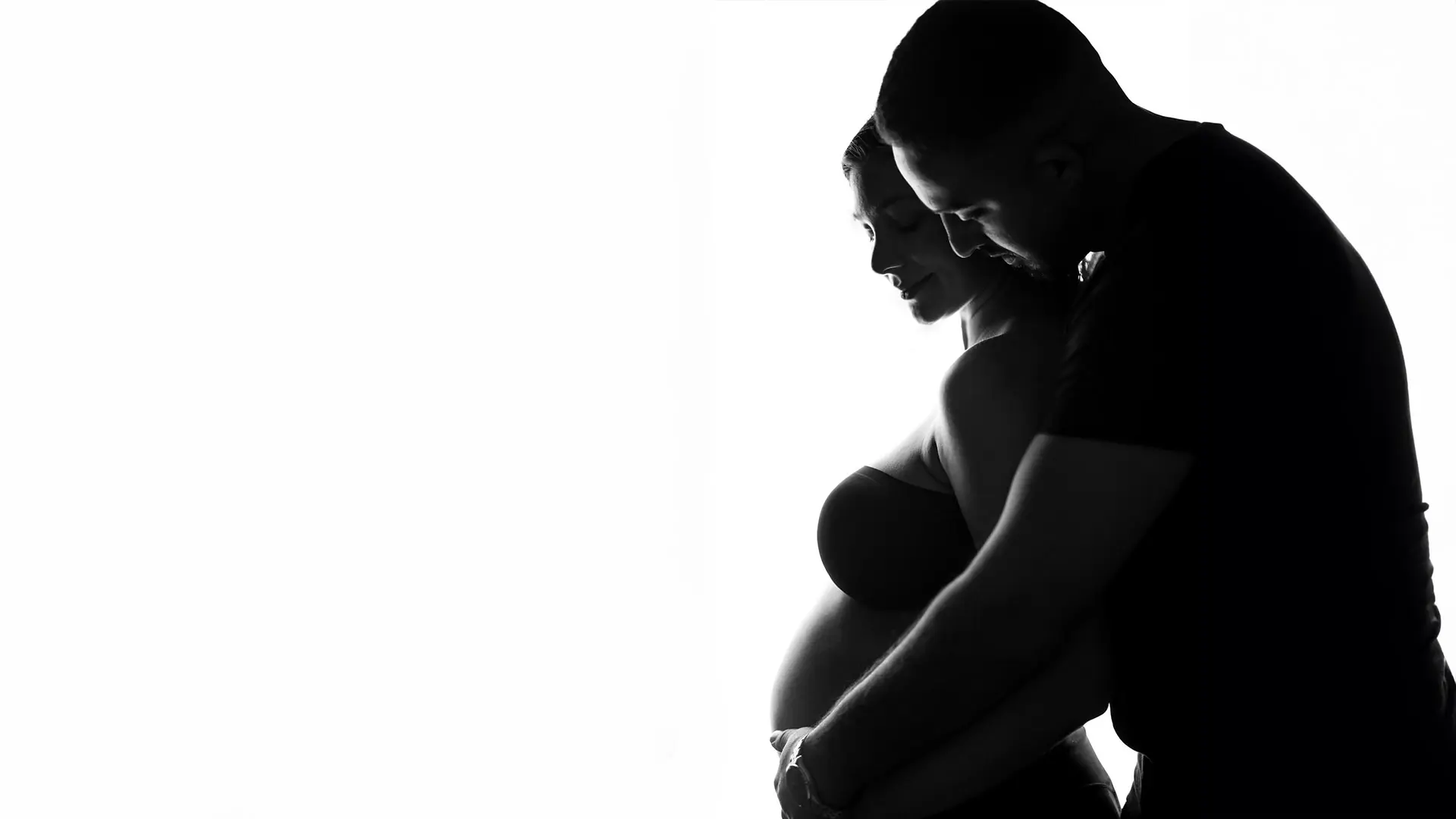 צילומי הריון בסגנון קלאסי