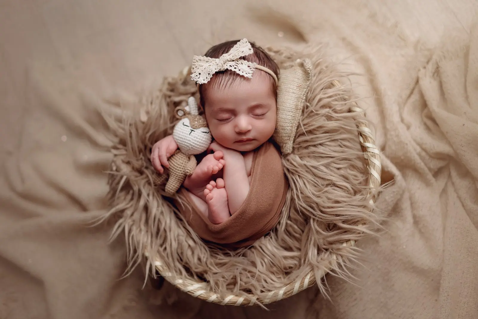 סטודיו לצילום ניובורן עם אביזרים מיוחדים