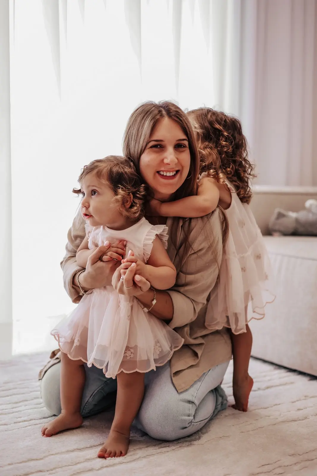 צילומי הריון עם צבעים חמים בבית