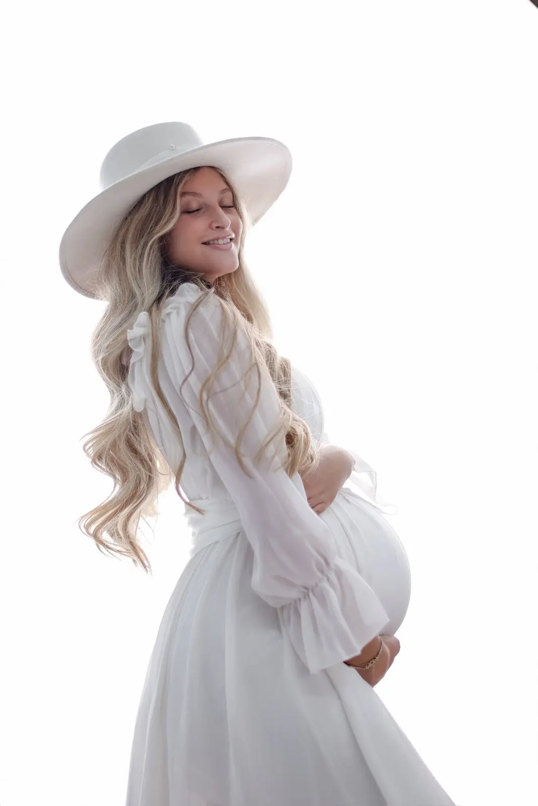 צילומי הריון בסגנון אישי בסטודיו