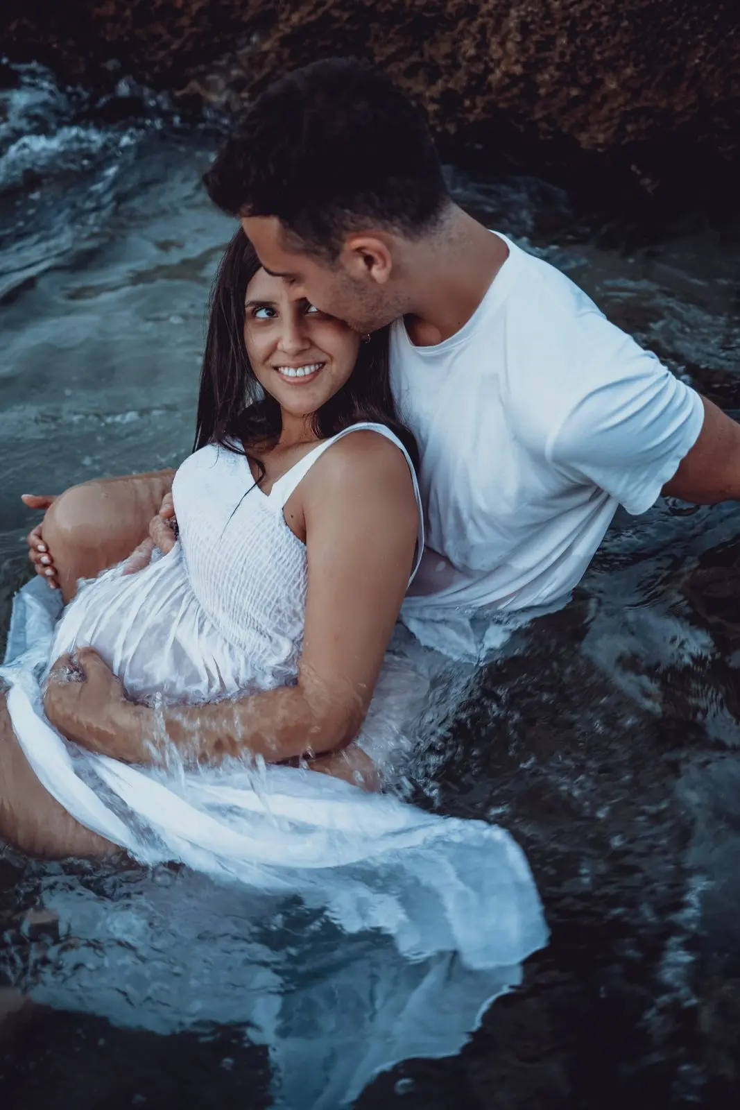 צילום הריון מלאים בטבע