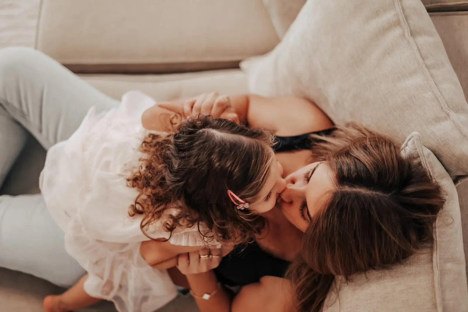 צילומי הריון עם בן זוג בבית