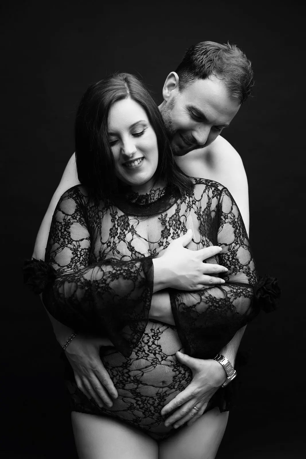 צילומי הריון בסגנון טבעי בסטודיו