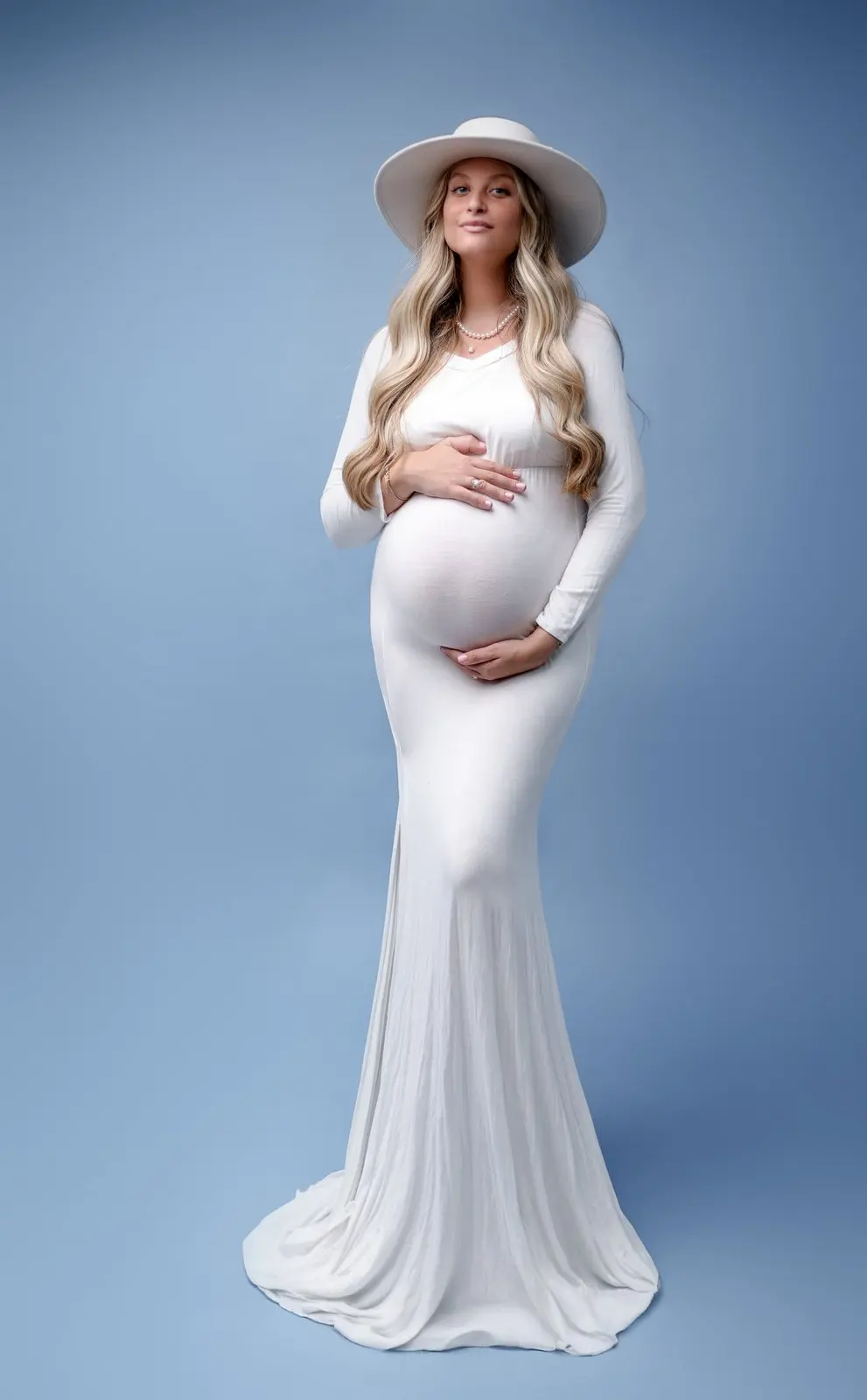 צילום הריון בסגנון רומנטי בסטודיו