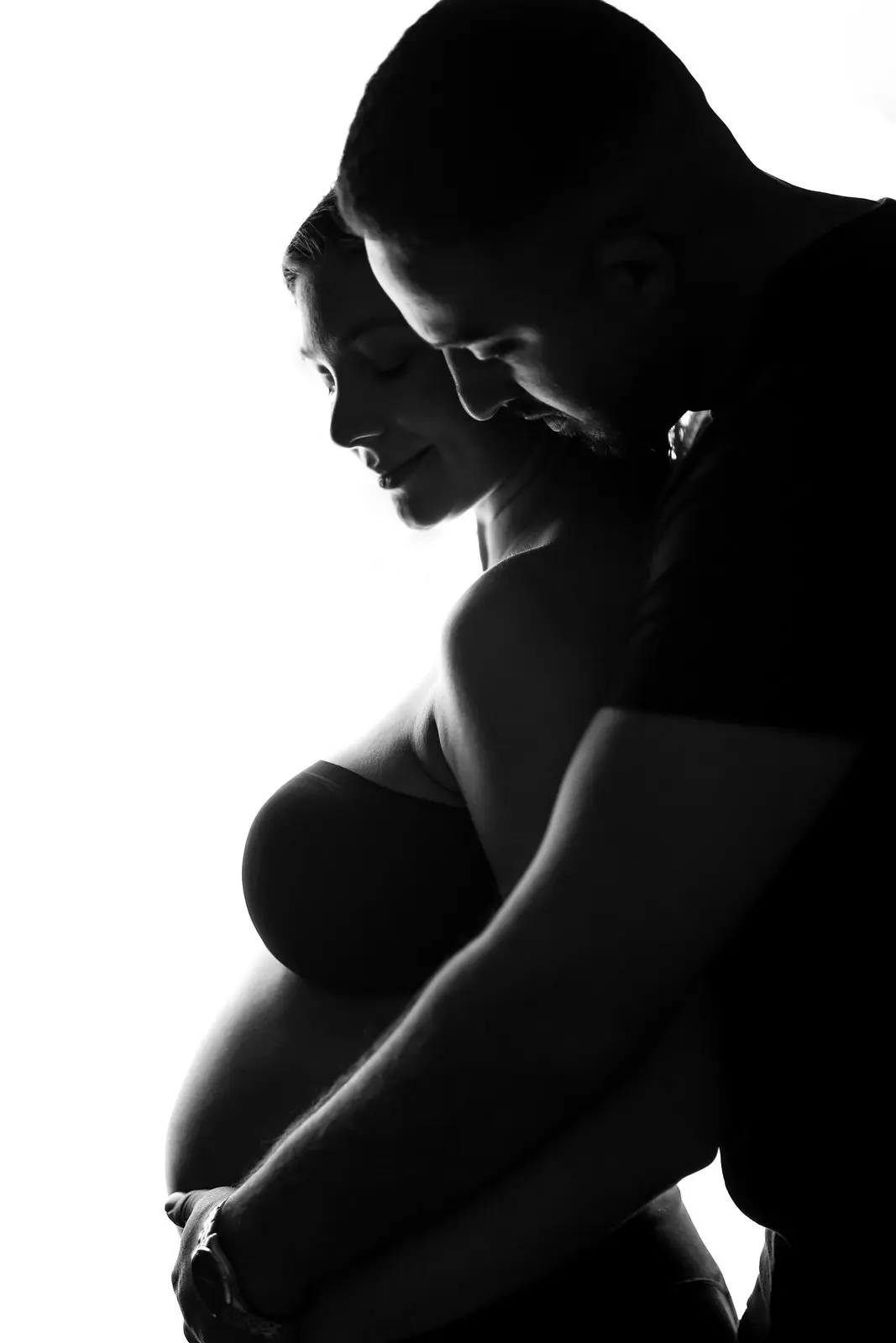 צילום הריון מלאים בסטודיו