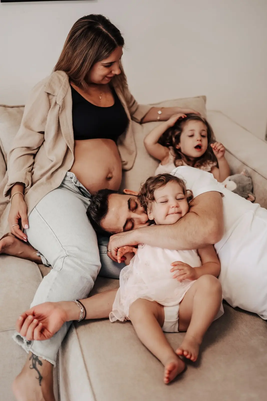 צילומי הריון אינטימיים בבית