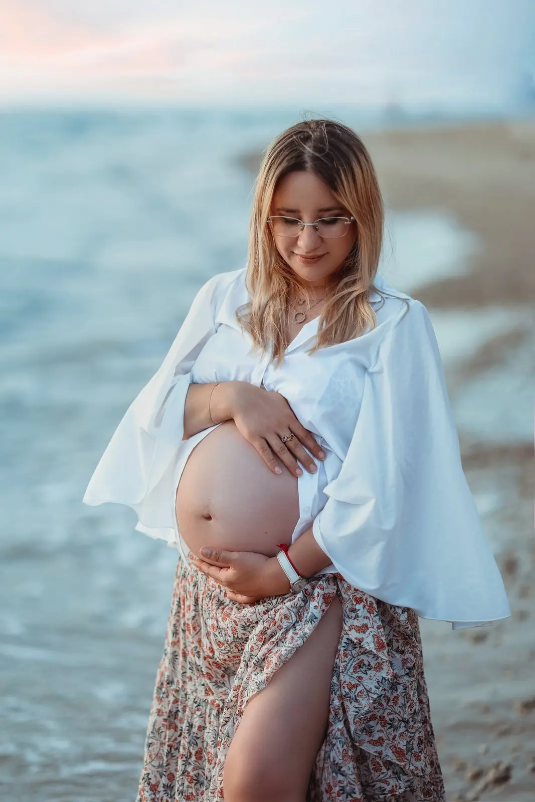 צילומי הריון בסגנון טבעי בטבע