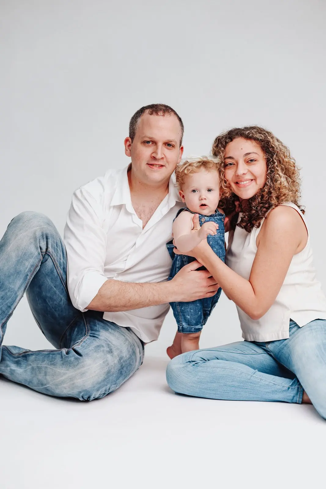 Soft lighting family studio session