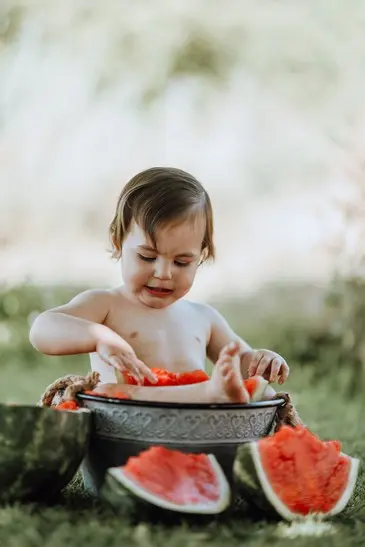 צילומי גיל שנה בטבע עם סלים וכריות