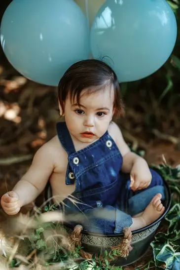 סשן גיל שנה בטבע עם חיוך מתוק