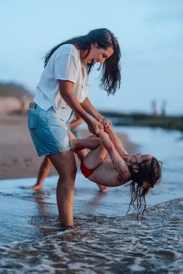 צילומי משפחה בטבע בשקיעה