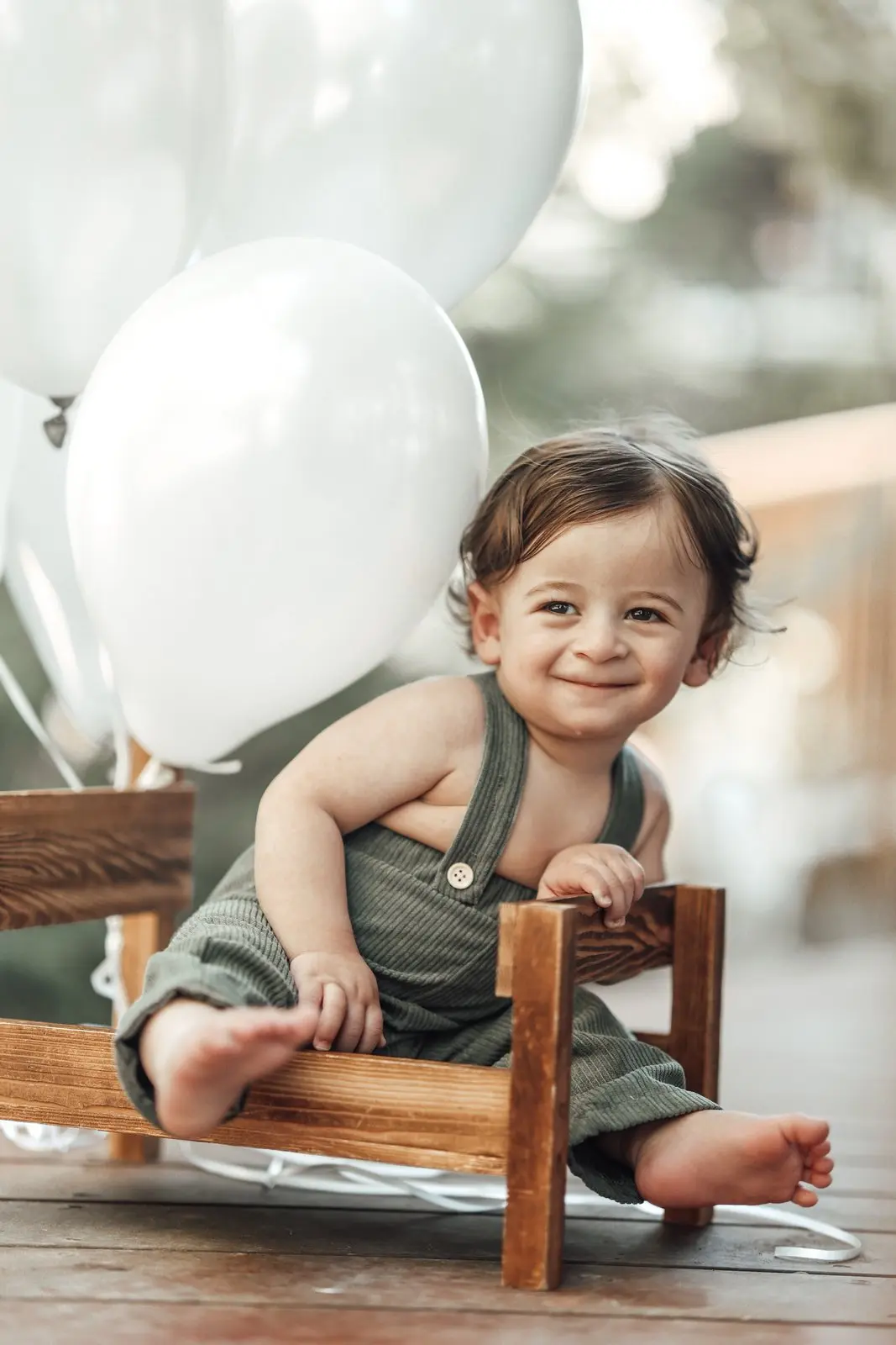 צילומי גיל שנה ליד נחל זורם