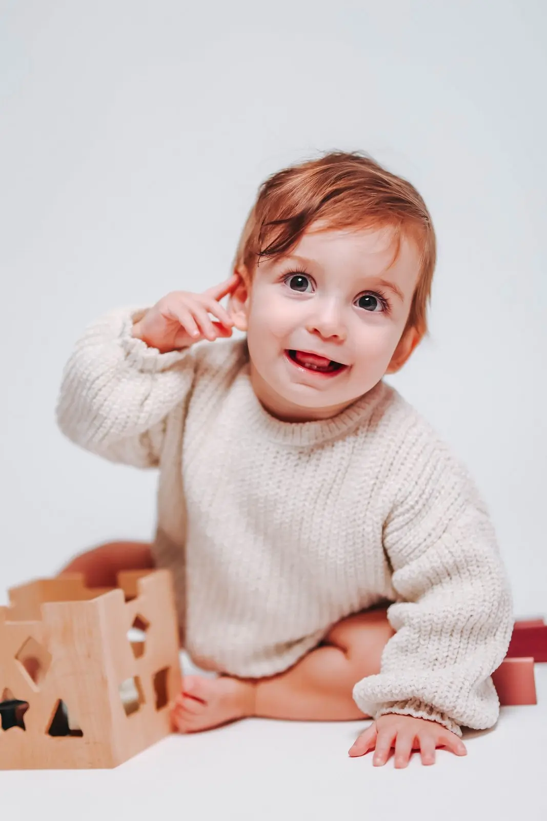 צילומי גיל שנה עם עוגה לבנה