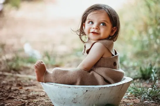 צילומי גיל שנה בטבע בשקיעה חמימה