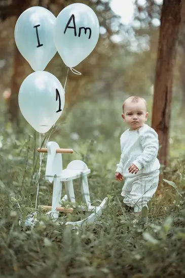 צילומי גיל שנה בטבע עם תפאורה עדינה
